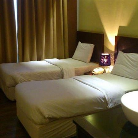 Zotel Business & Leisure Hotel Kuching Exterior photo